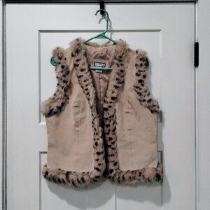 Mythology Genuine Leather Vest with Spotted Rabbit Fur Trim – Size 8